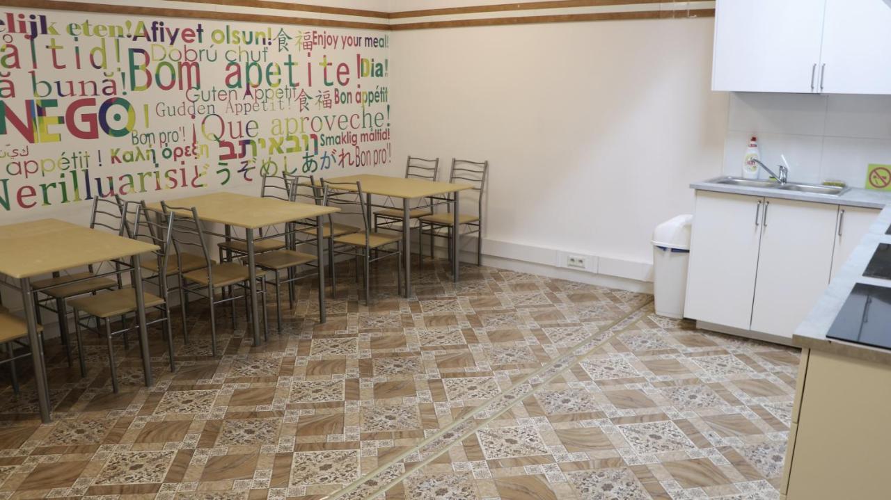 Sanera Hostel Варшава Екстериор снимка