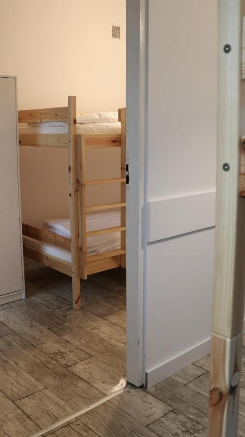 Sanera Hostel Варшава Екстериор снимка