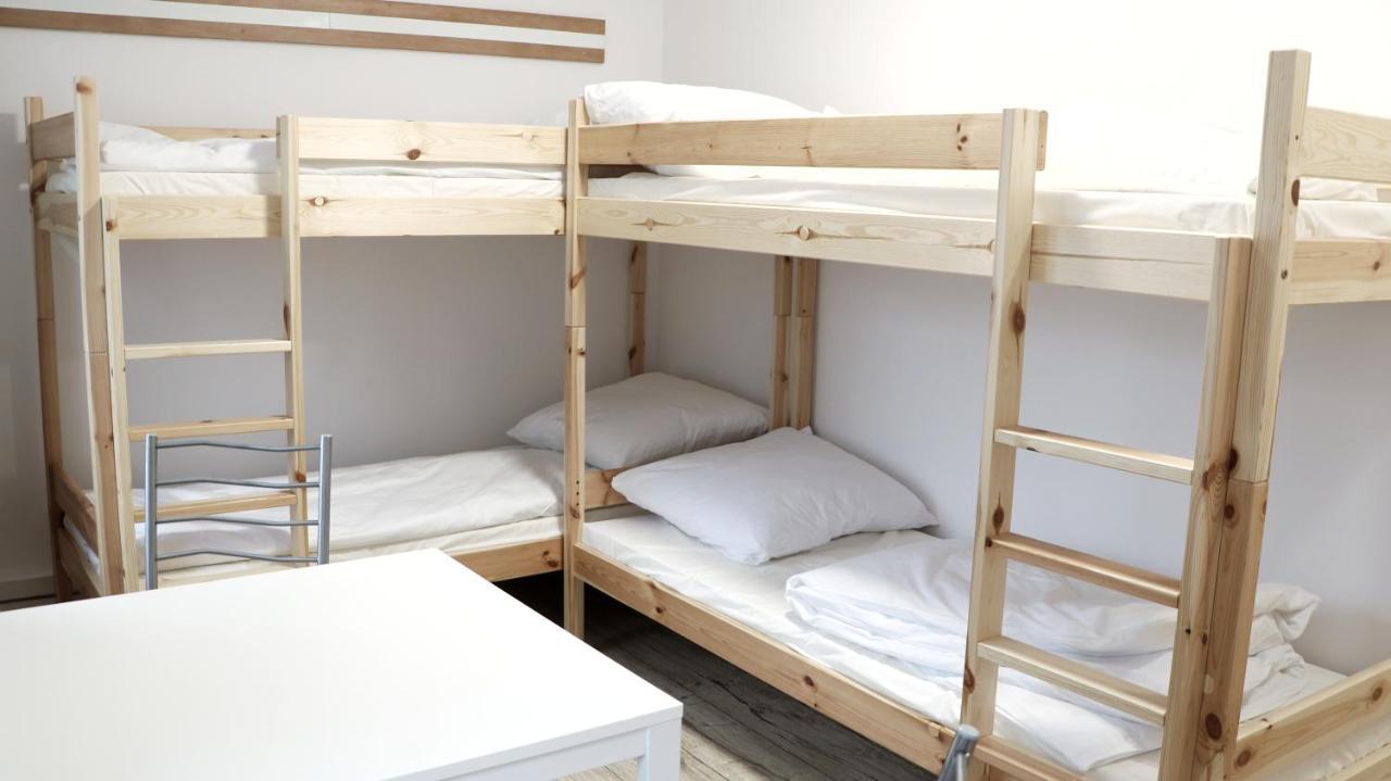 Sanera Hostel Варшава Екстериор снимка